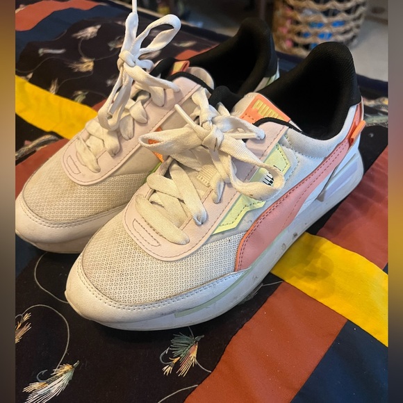 Puma Tennis Shoes - Picture 3 of 3